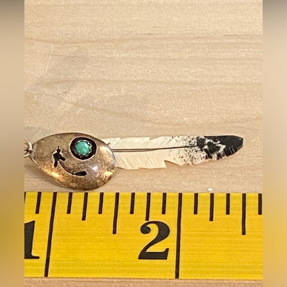 RARE Vtg Sterling and Turquoise w/Hand Carved Feather Earrings - Picture 4 of 7